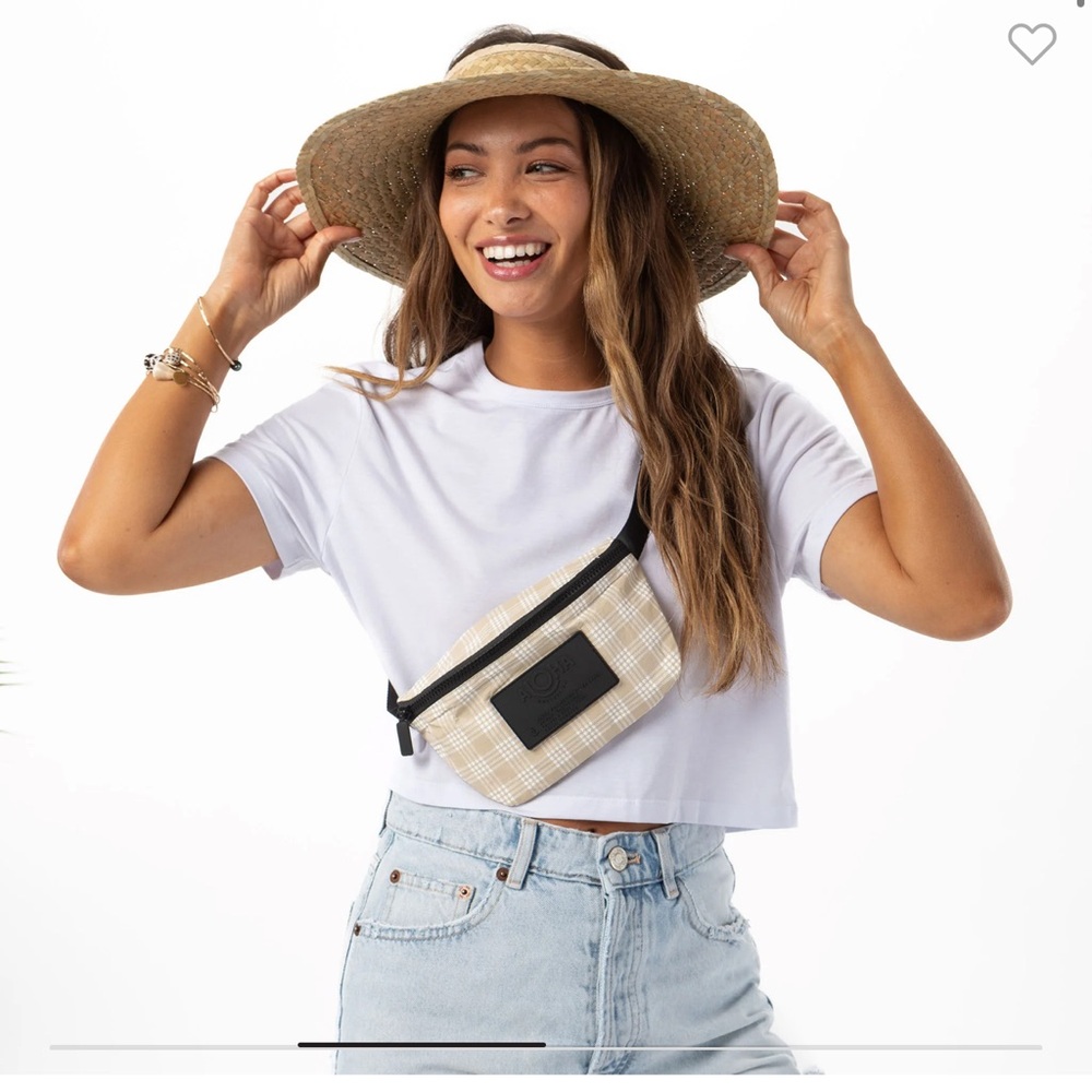 ALOHA collection Tan Palaka Hip Pack, NWT! - Picture 3 of 3